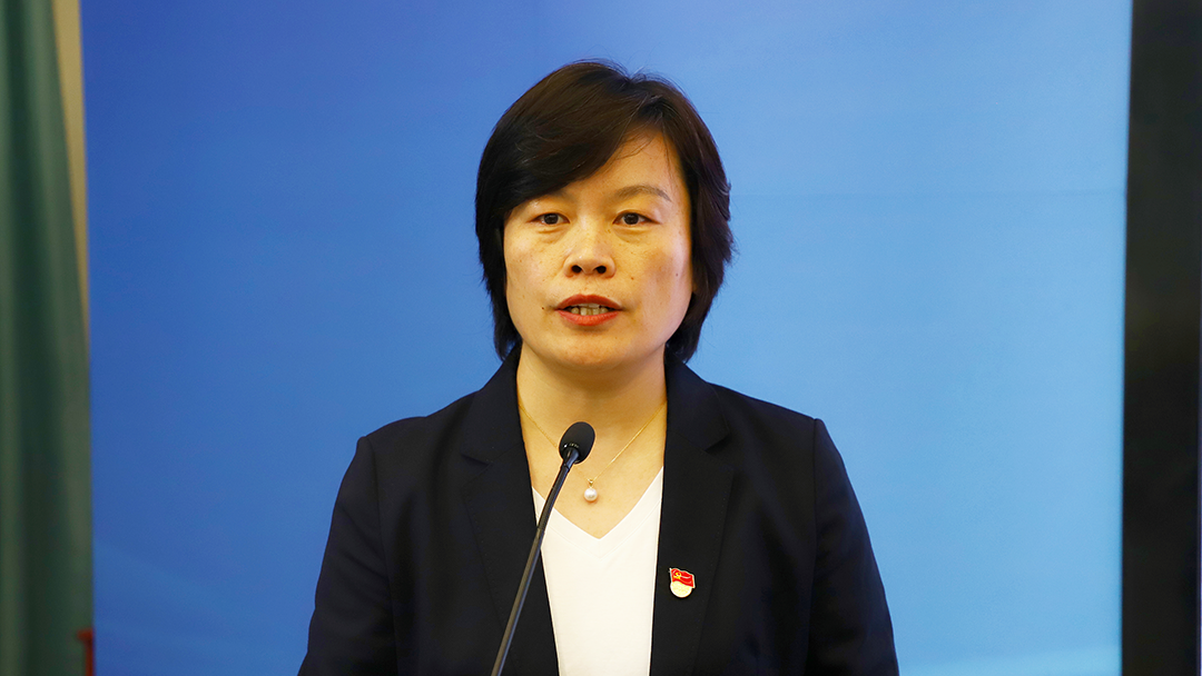 365英国上市公司