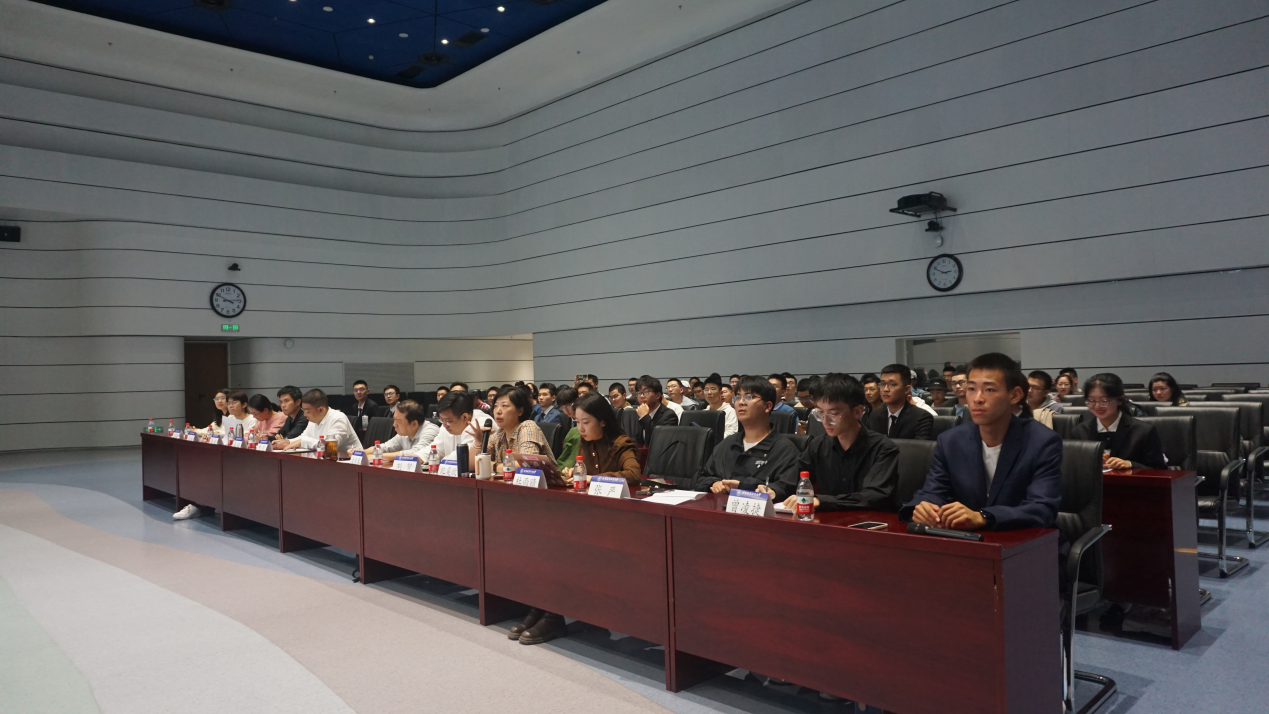 365英国上市公司