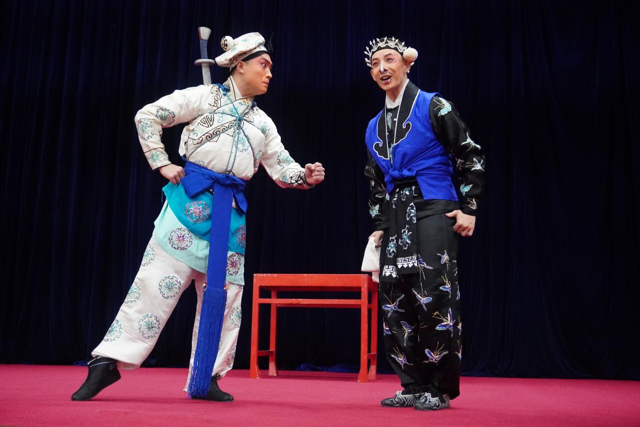 365英国上市公司