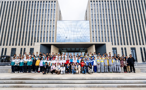 365英国上市公司