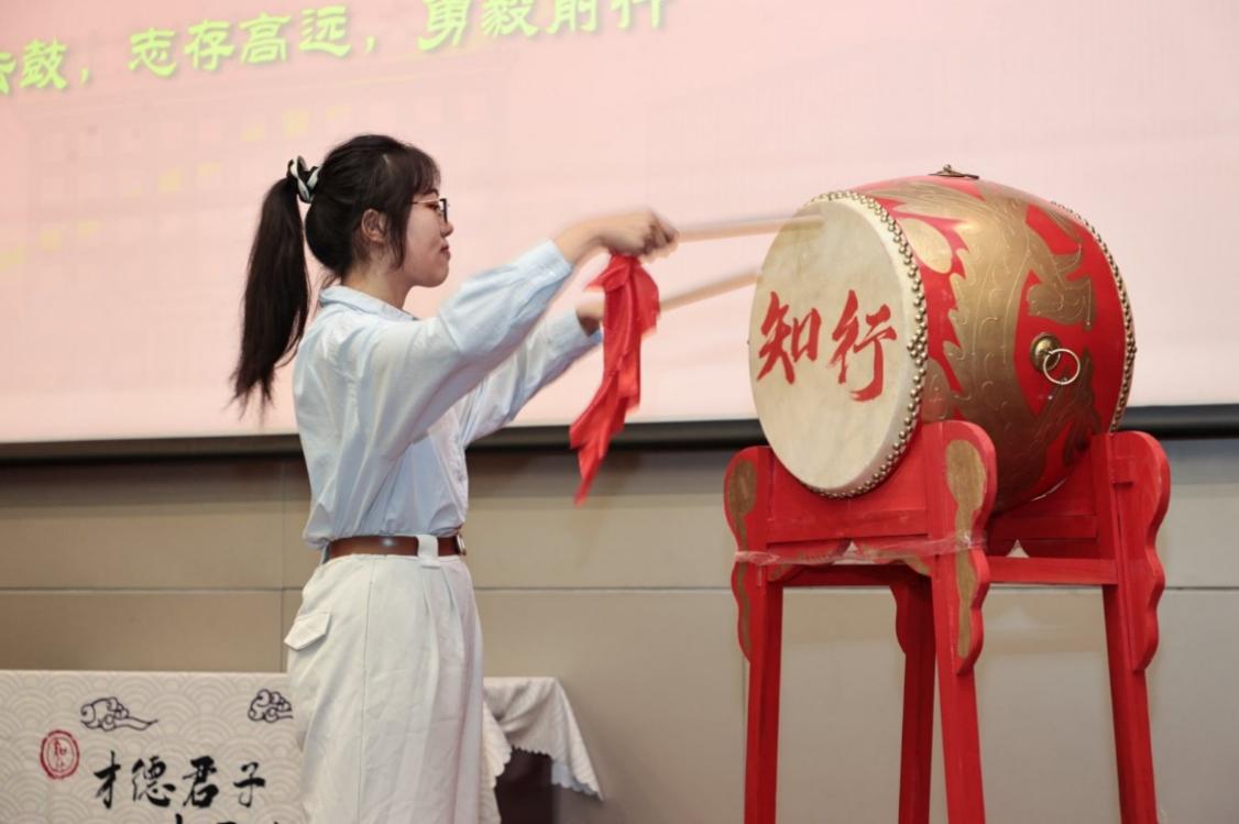 365英国上市公司