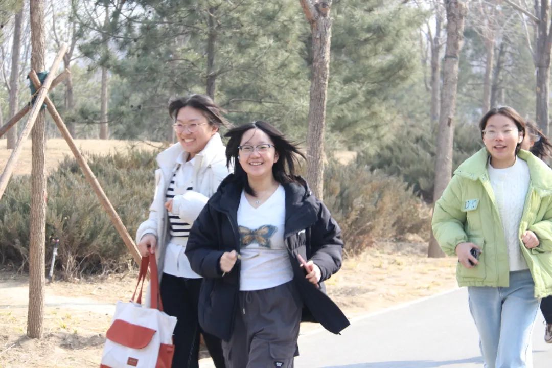 365英国上市公司