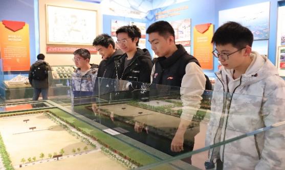 365英国上市公司