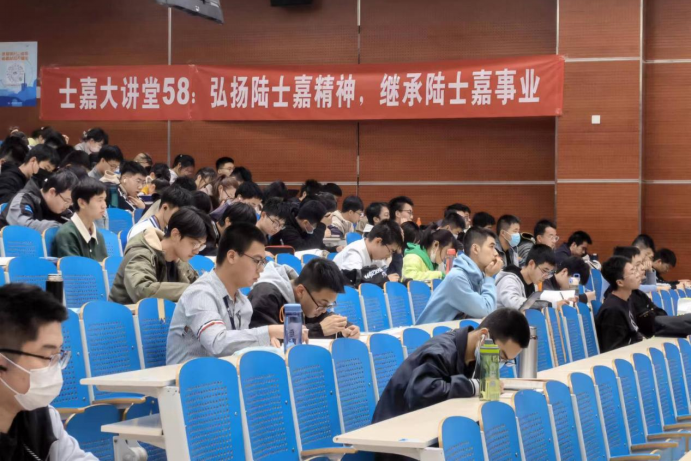 365英国上市公司