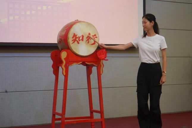 365英国上市公司