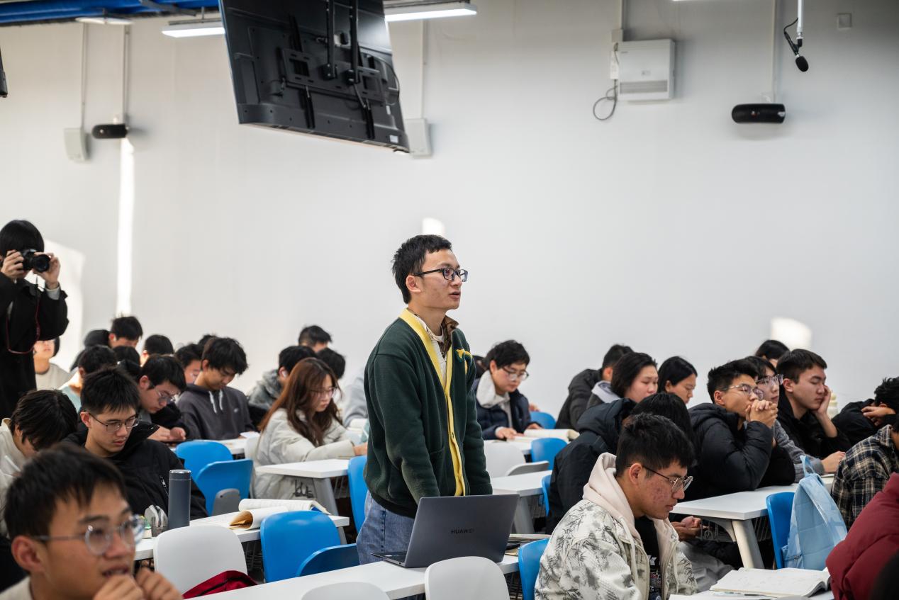 365英国上市公司