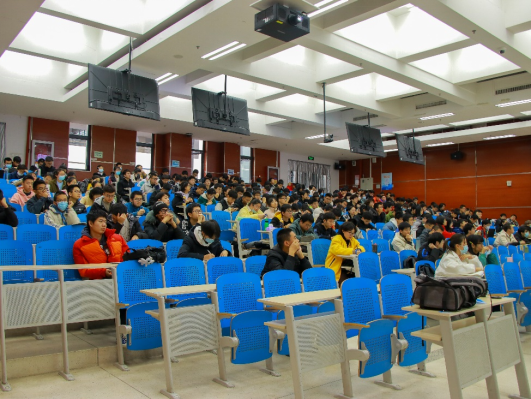 365英国上市公司