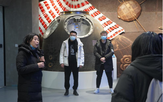 365英国上市公司