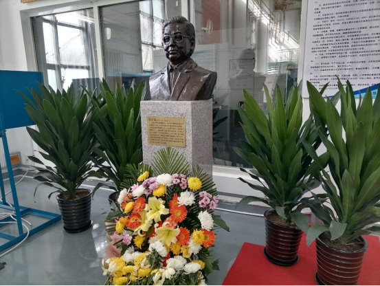 365英国上市公司