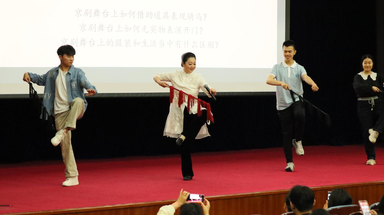 365英国上市公司