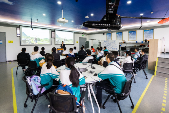 365英国上市公司