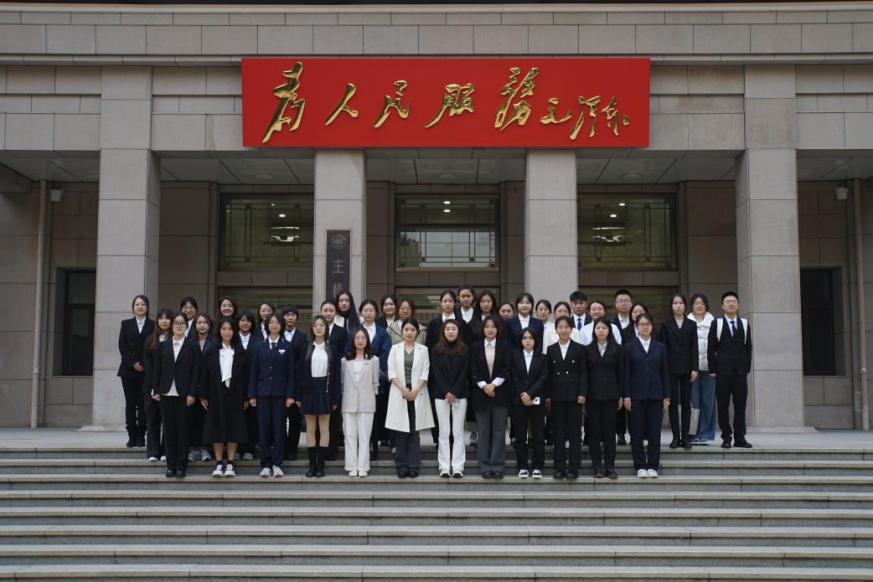 365英国上市公司