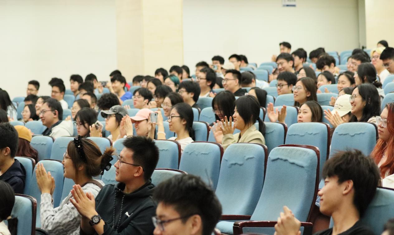 365英国上市公司