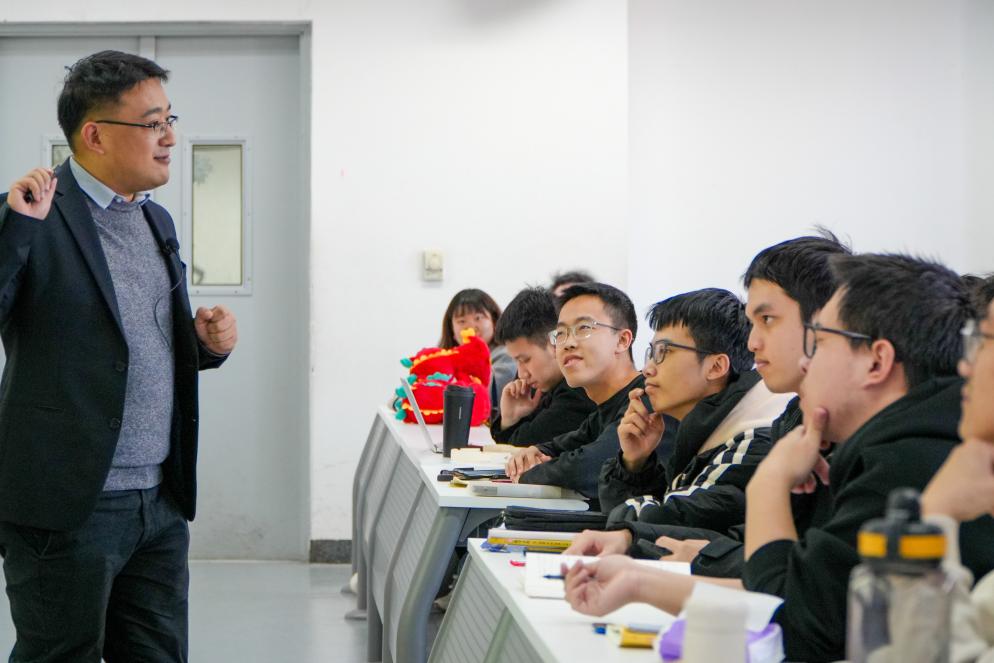 365英国上市公司