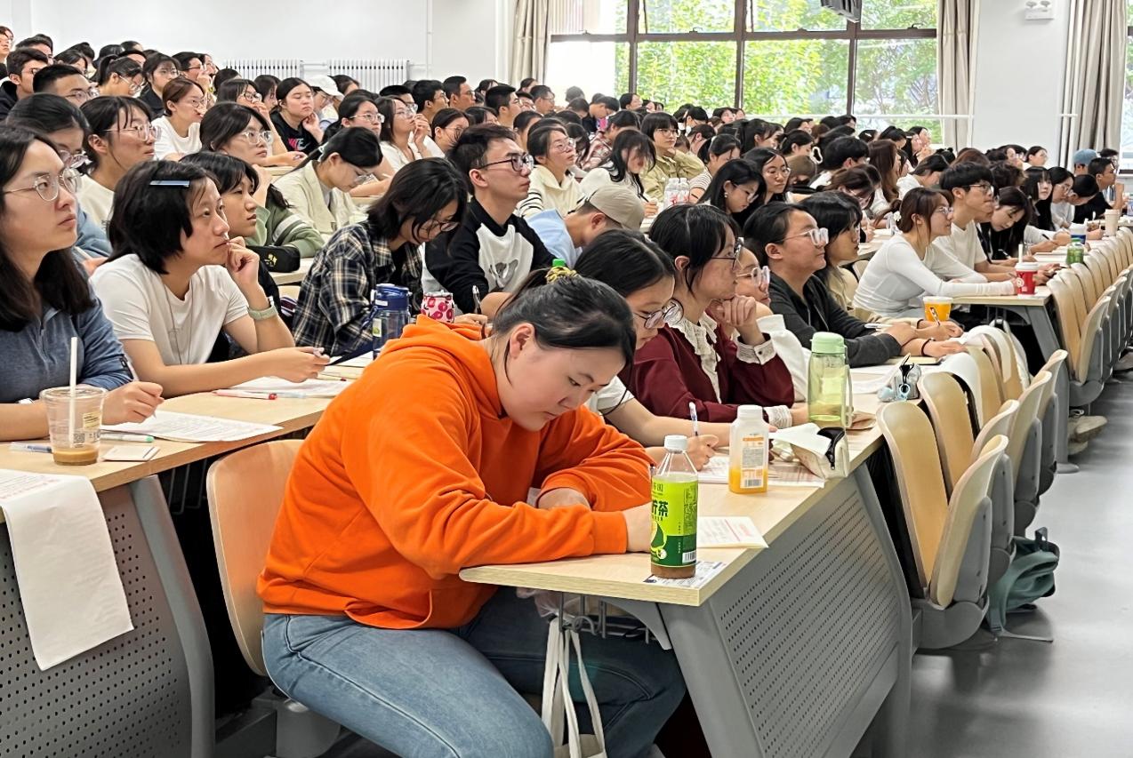 365英国上市公司