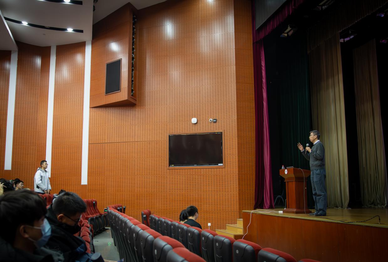 365英国上市公司