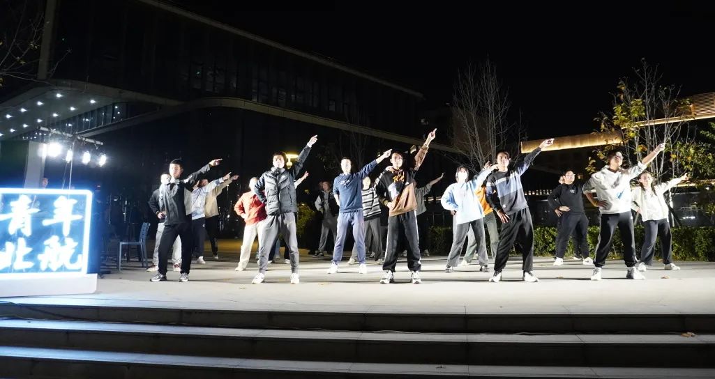 365英国上市公司