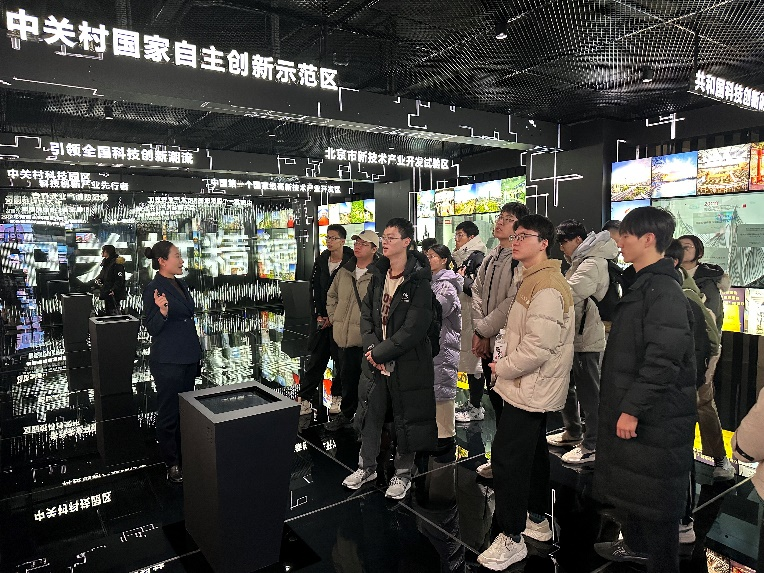 365英国上市公司