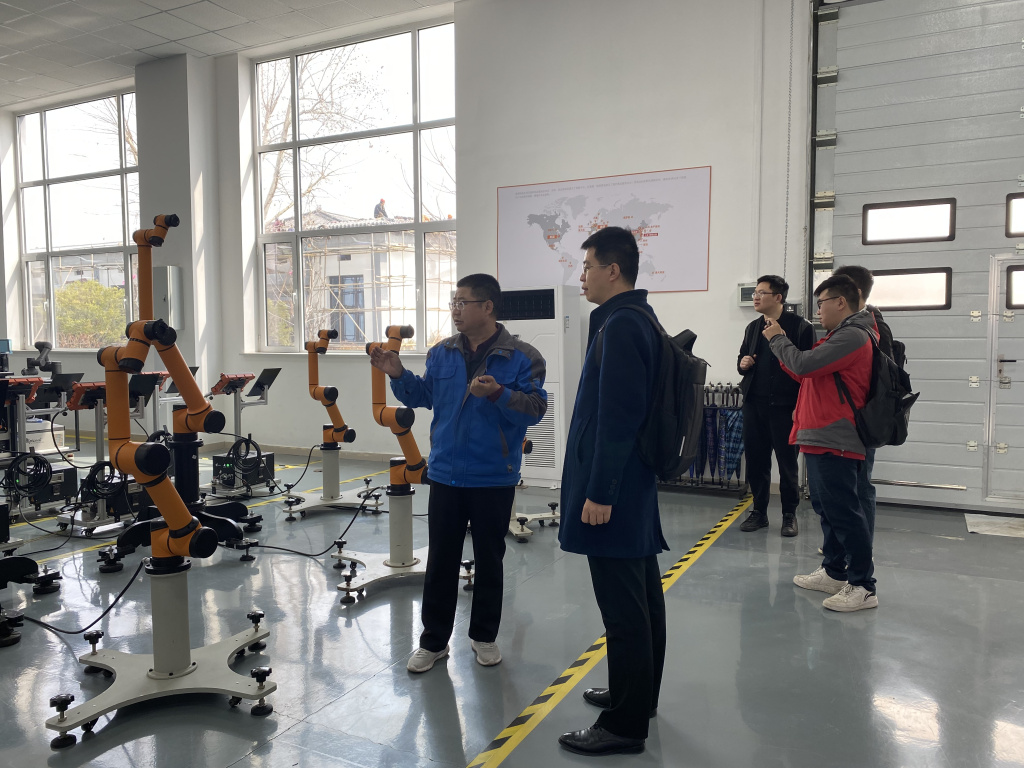 365英国上市公司