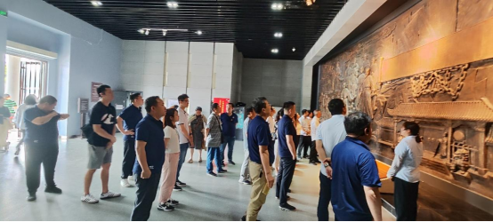 365英国上市公司