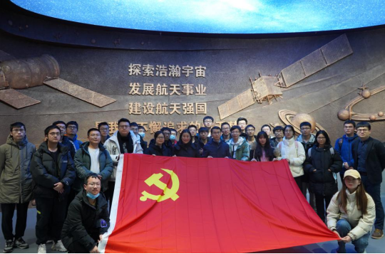 365英国上市公司