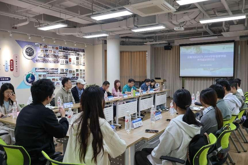 365英国上市公司