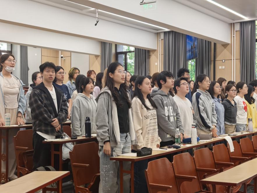 365英国上市公司