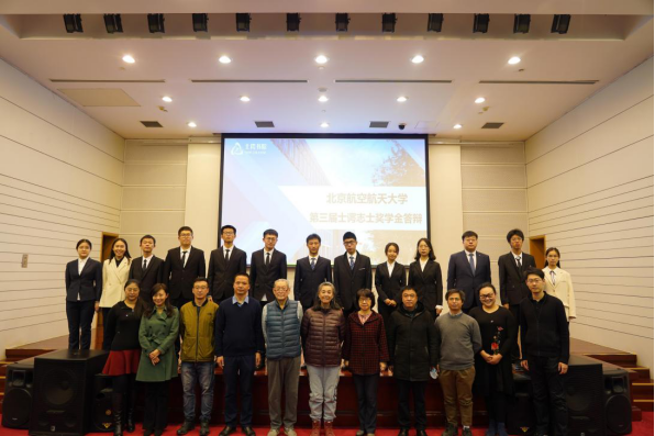 365英国上市公司