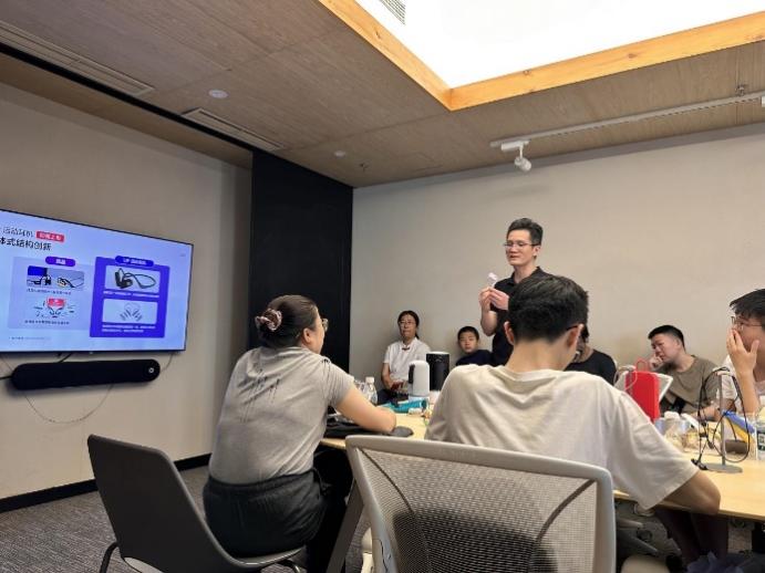 365英国上市公司