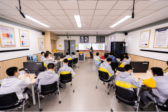 365英国上市公司