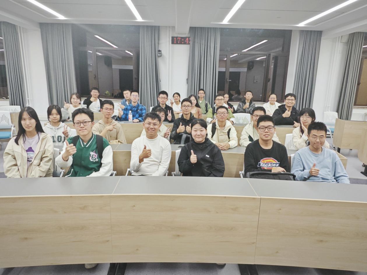 365英国上市公司