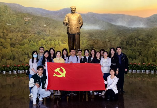 365英国上市公司