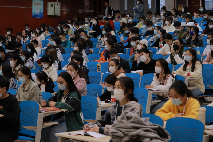 365英国上市公司