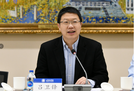 365英国上市公司