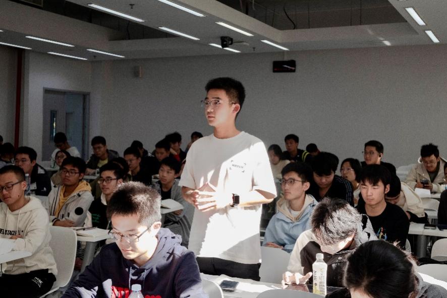 365英国上市公司