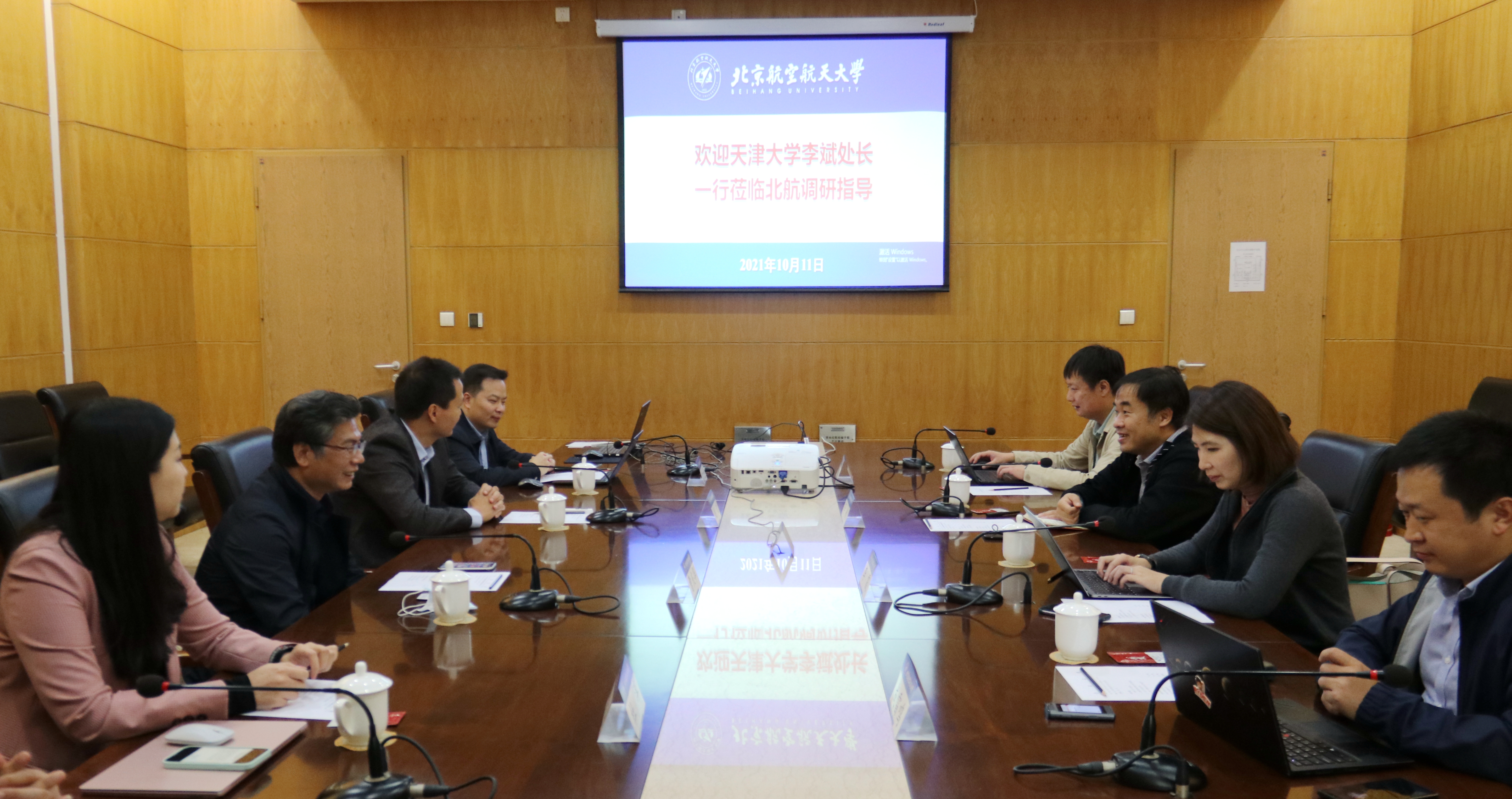 365英国上市公司