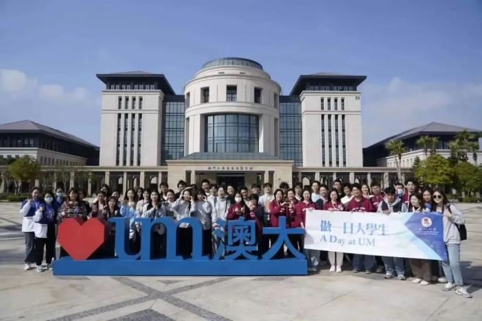 365英国上市公司