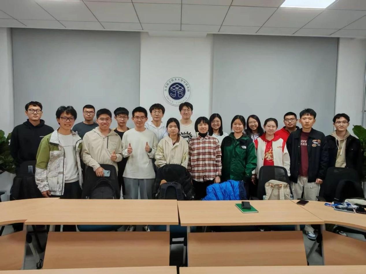 365英国上市公司