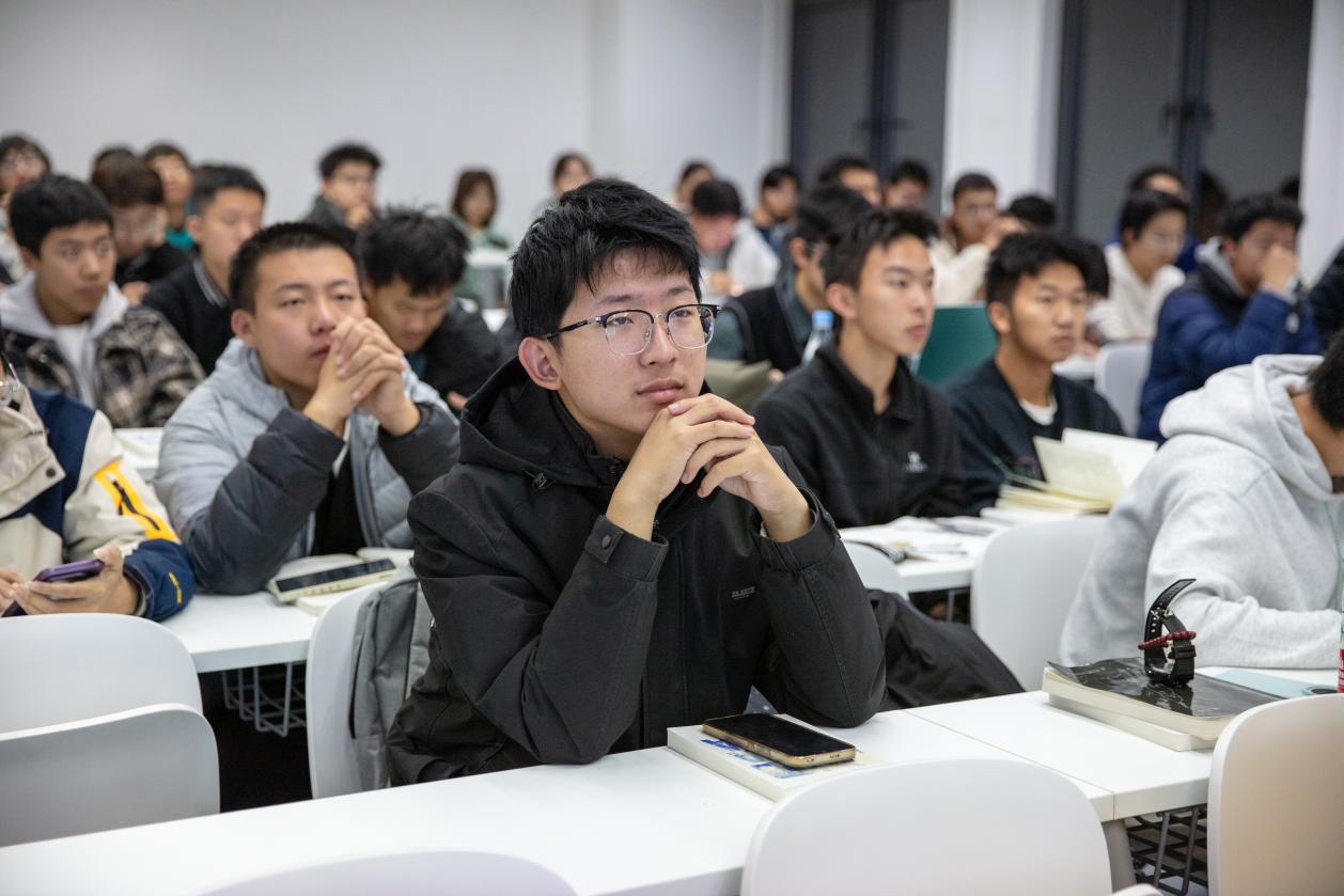 365英国上市公司