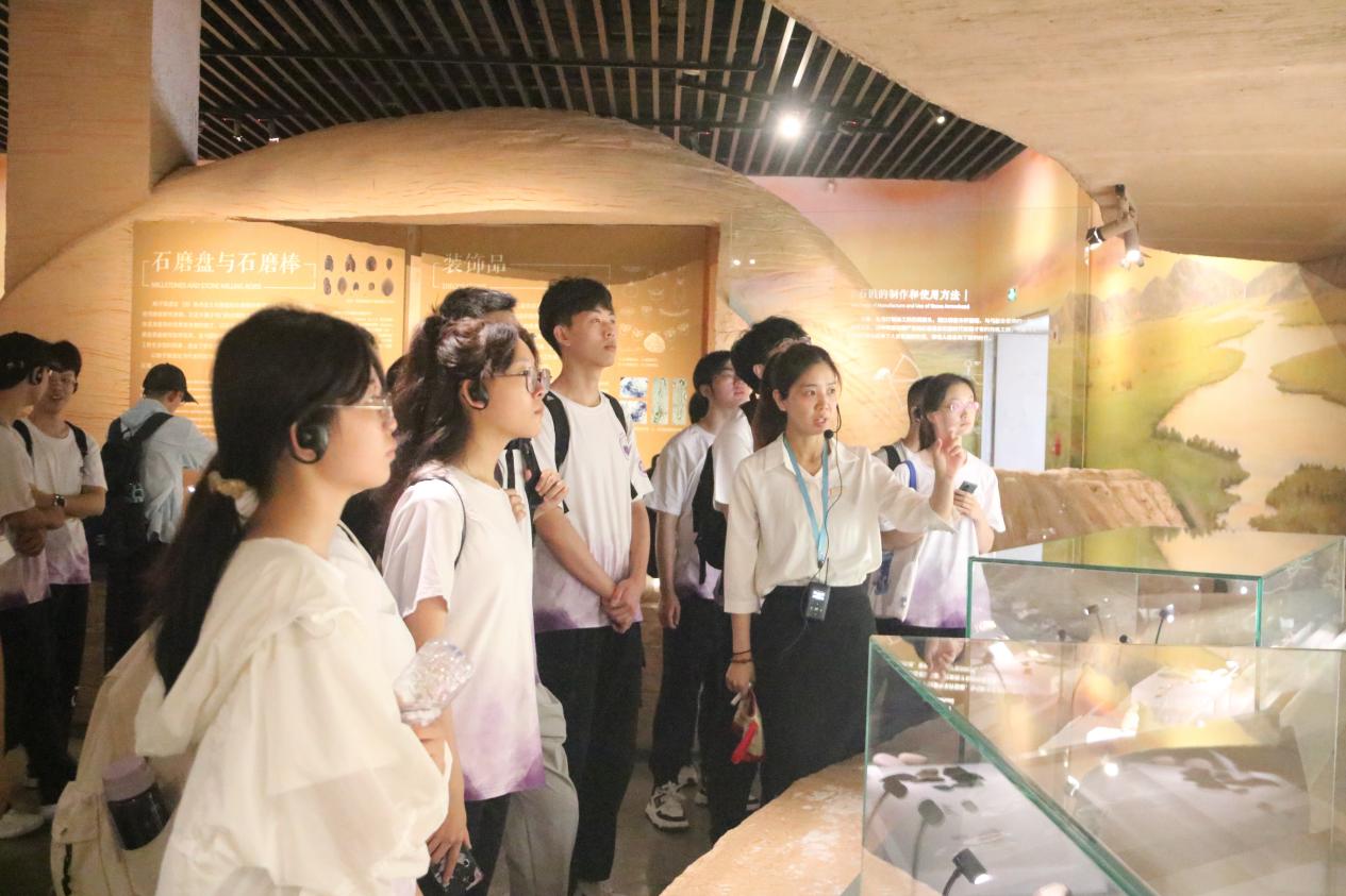 365英国上市公司