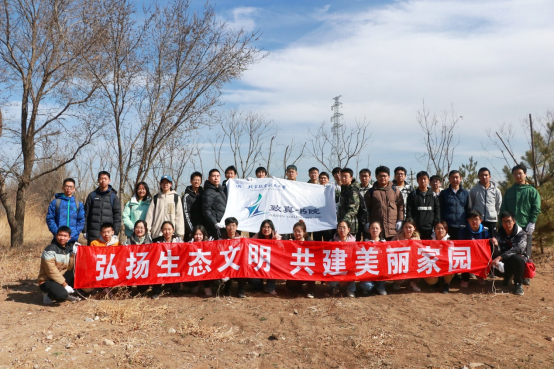 365英国上市公司