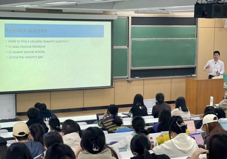 365英国上市公司