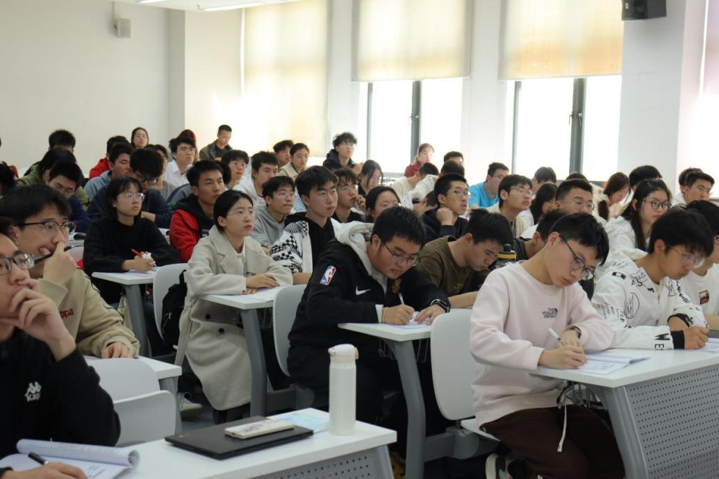 365英国上市公司