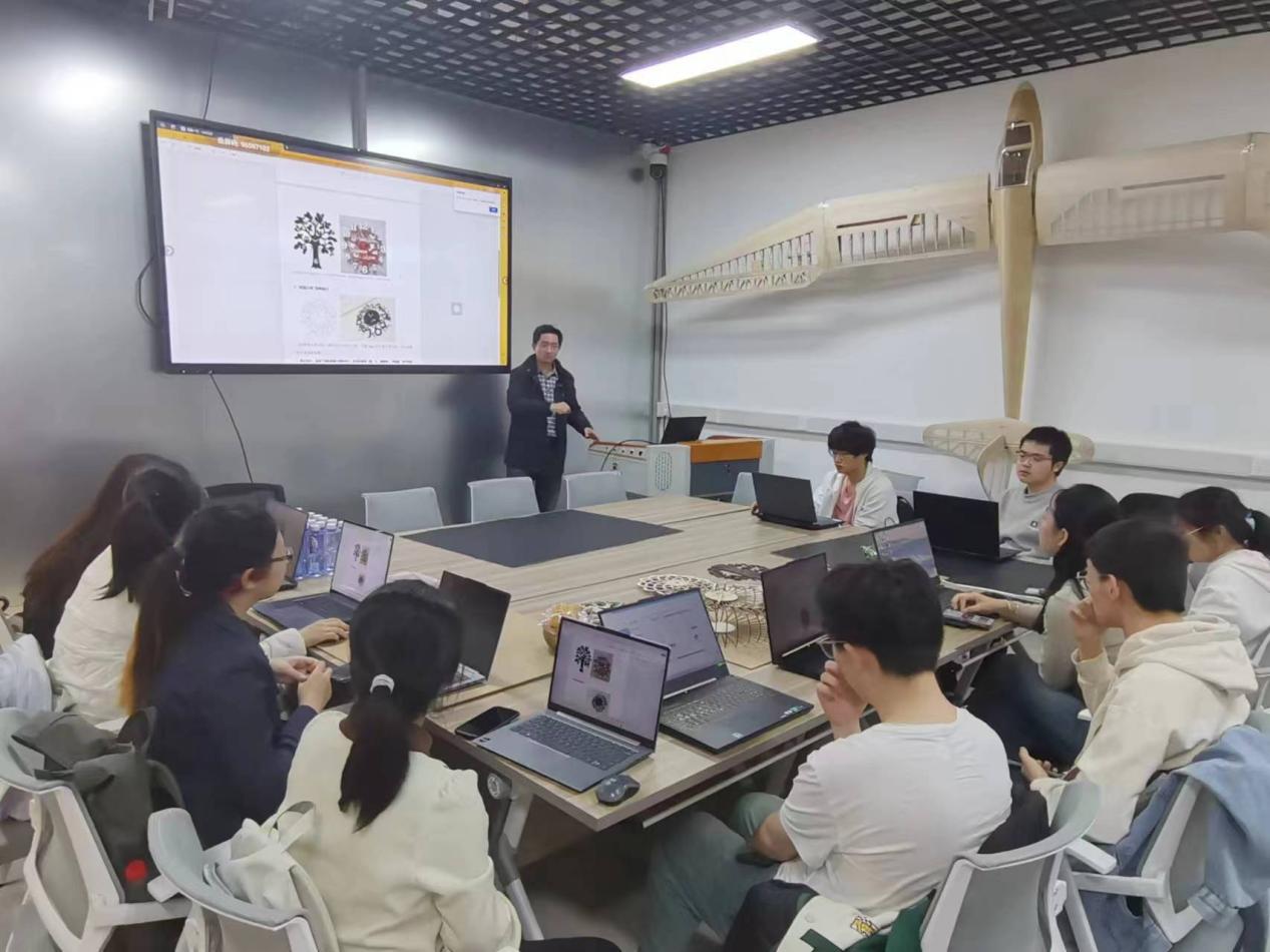 365英国上市公司