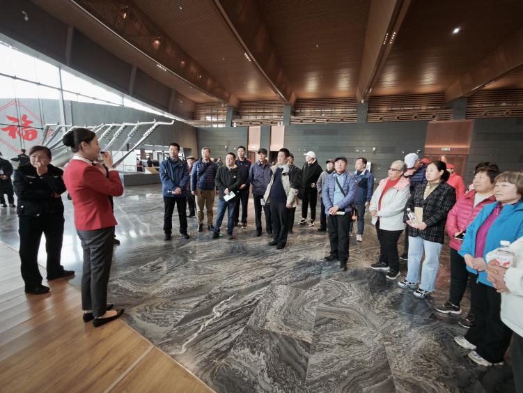 365英国上市公司