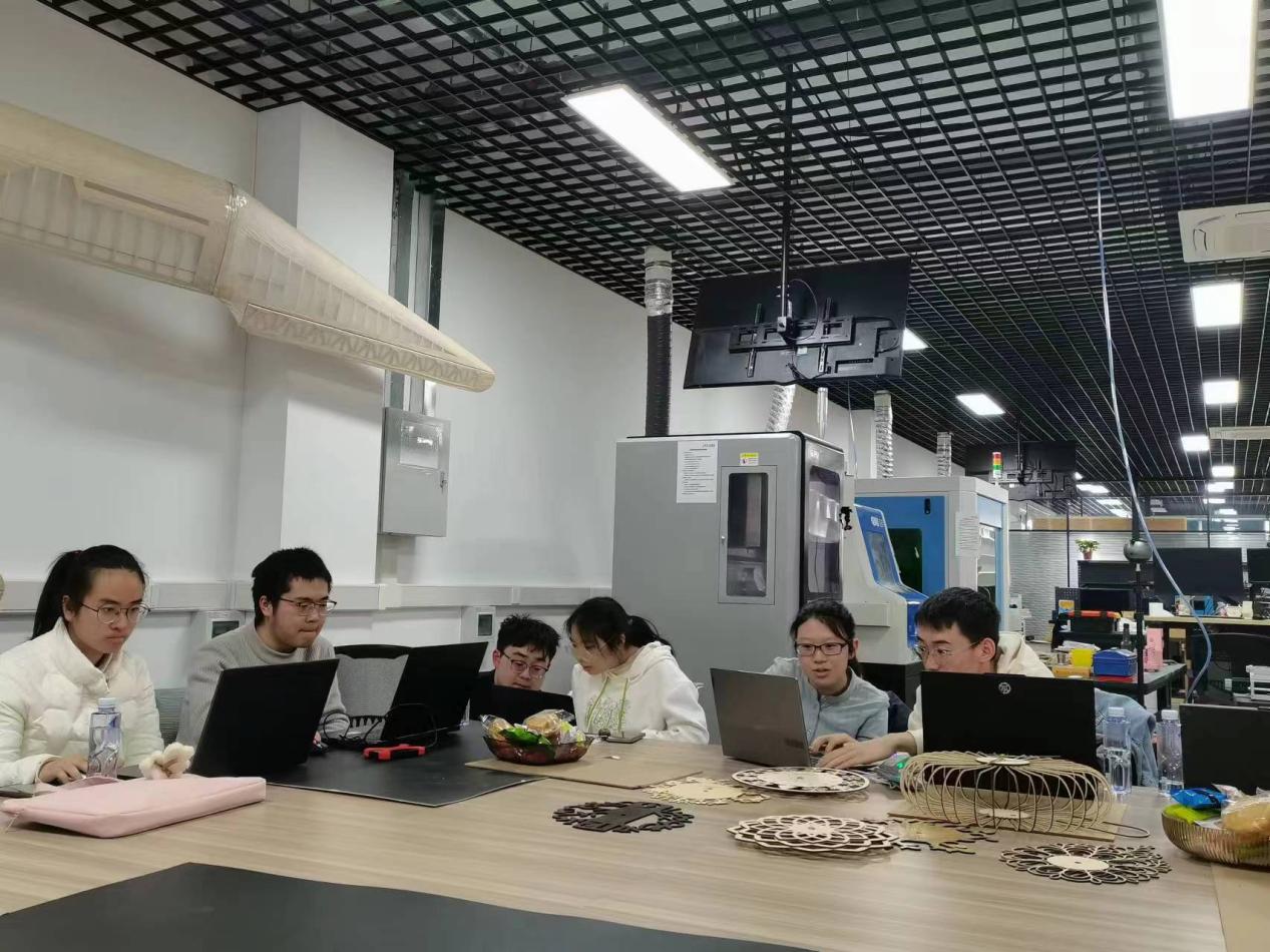 365英国上市公司