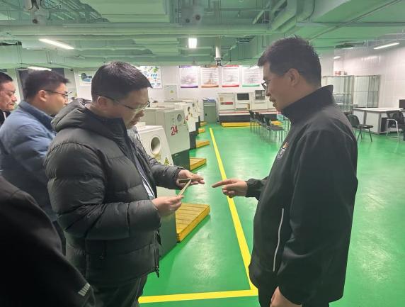 365英国上市公司