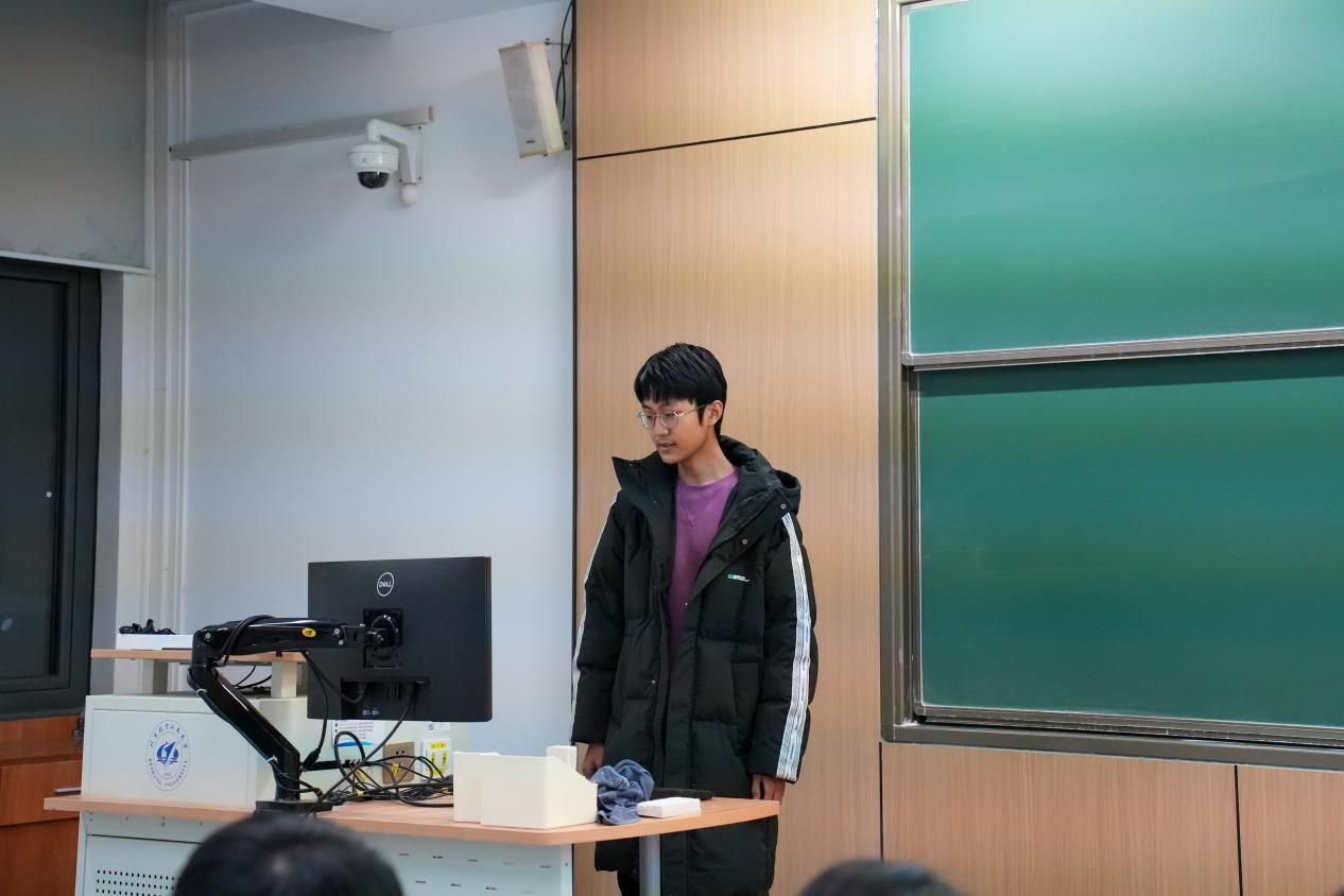 365英国上市公司