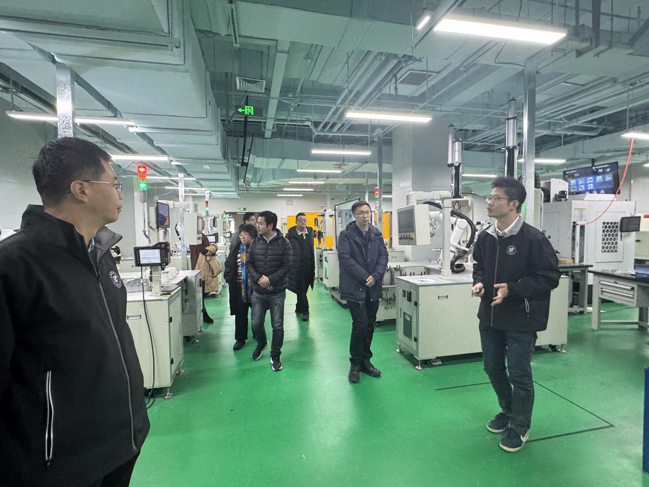 365英国上市公司