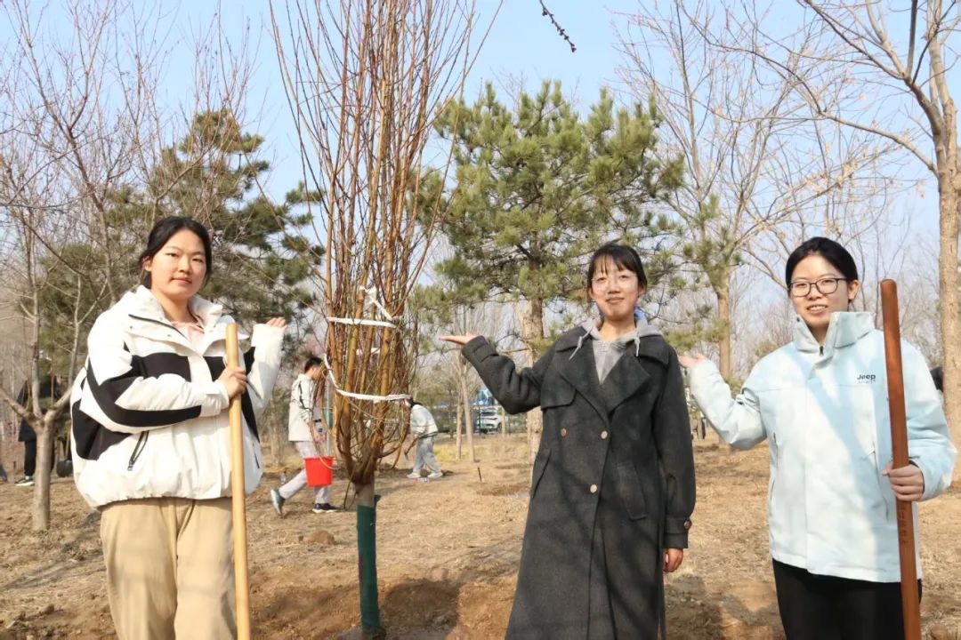 365英国上市公司